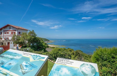 Bidart Villa | Wonderful private villa for 15 guests with hot tub, WIFI, private pool, TV, terrace and pets all.