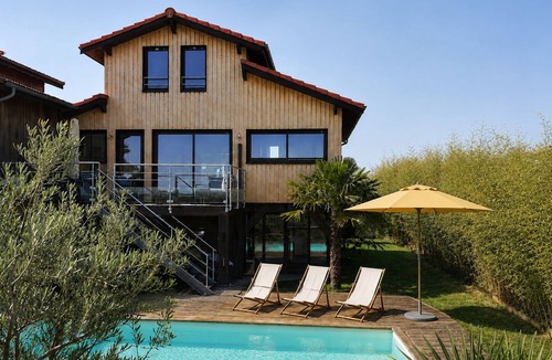 Gujan-Mestras House | Wooden villa facing the sea