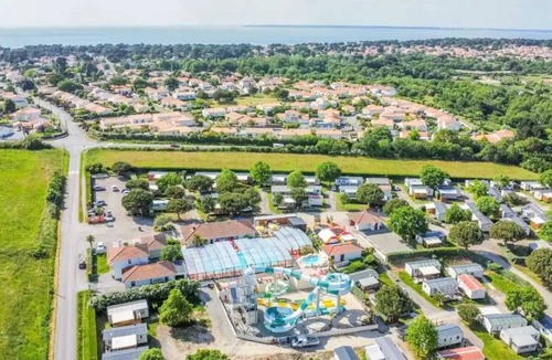 Tharon-Plage House | ZEcamping familial espace aquatique pet friendly mobil-home TV 30m2