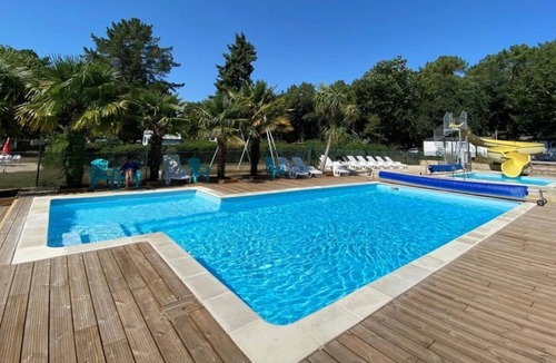 Guemene-Penfao House | ZEcamping 3 étoiles piscine chauffée animaux acceptés animations locatif 26m2