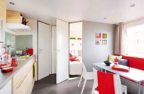 Guemene-Penfao House | ZEcamping 3 étoiles animé piscine chauffée mobil-home TV 27m2 4 pers