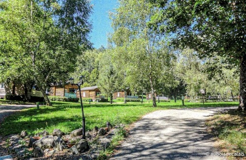Correze Ski Chalet | ZEcamping 3 étoiles animaux acceptés piscine chauffée et épicerie