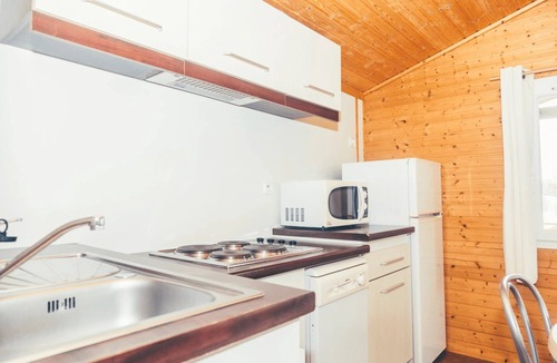 Beynat Ski Chalet | ZEcamping 3 étoiles animaux acceptés tennis piscine couverte