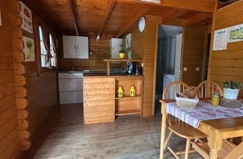 Castellane Ski Chalet | ZEcamping 3 étoiles pet friendly locatif TV LV 35m2 6 pers