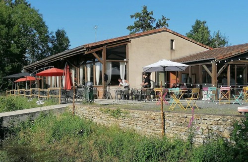Moncontour Ski Chalet | ZEcamping 3 étoiles espace aquatique animaux acceptés chalet 35m2 8 pers