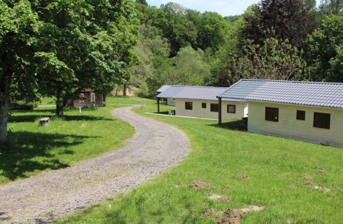 Correze Ski Chalet | ZEcamping 3 étoiles piscine chauffée dog friendly mobil-home 4 pers