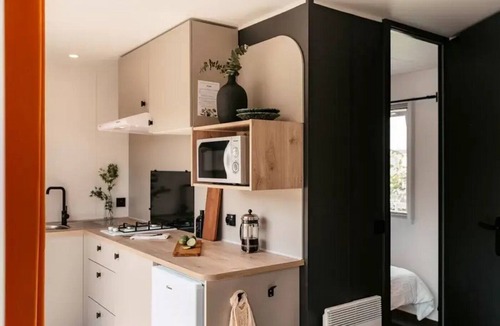 Gex House | ZEcamping 3* animaux acceptés locatif TV clim 20m2 2 pers