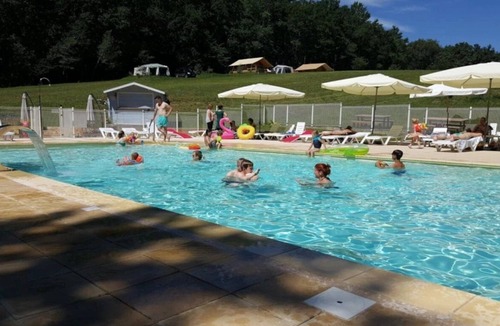 St-Sulpice-de-Mareuil House | ZEcamping 3 étoiles parc aquatique jacuzzi mobil-home BBQ 40m2 6 pers