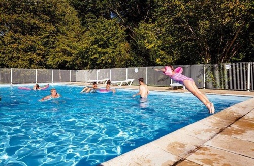 St-Sulpice-de-Mareuil House | ZEcamping 3 étoiles parc aquatique jacuzzi locatif BBQ 28m2 4 pers