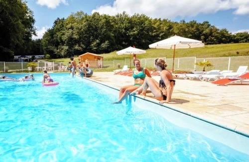 St-Sulpice-de-Mareuil House | ZEcamping 3 étoiles parc aquatique chiens acceptés jacuzzi tente BBQ