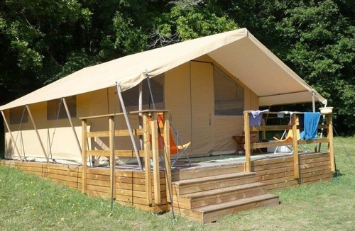 St-Sulpice-de-Mareuil House | ZEcamping 3 étoiles parc aquatique chiens acceptés jacuzzi tente BBQ