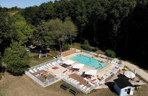 St-Sulpice-de-Mareuil House | ZEcamping 3 étoiles espace aquatique dog friendly jacuzzi tente BBQ