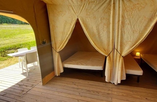 St-Sulpice-de-Mareuil House | ZEcamping 3 étoiles espace aquatique dog friendly jacuzzi tente BBQ