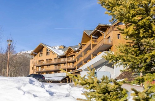 Les Bottieres Apartment | ZEcamping 3* piscine couverte dog friendly locatif TV 24m2 2 pers