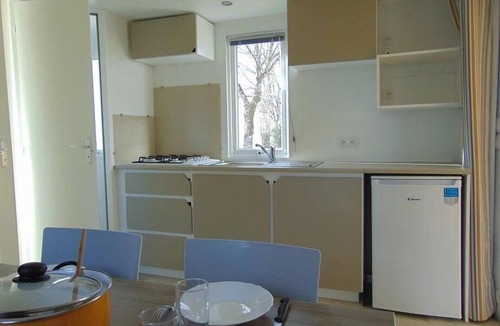 Avrille House | ZEcamping 3* piscine couverte animations locatif TV 24m2 4 pers