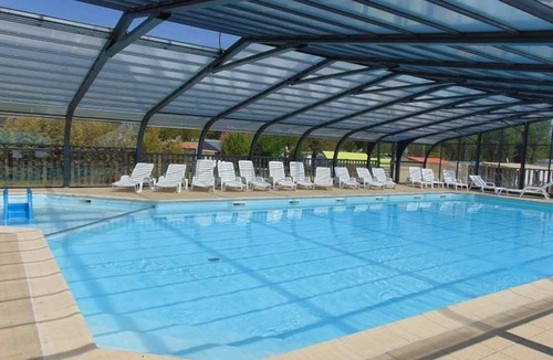 Avrille House | ZEcamping 3* piscine couverte dog friendly animations locatif TV 27m2
