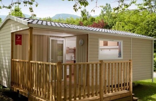 Avrille House | ZEcamping 3* piscine couverte dog friendly animations locatif TV 27m2
