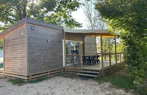 Apremont House | ZEcamping 4 étoiles piscine couverte mobil-home TV LV BBQ 33m2