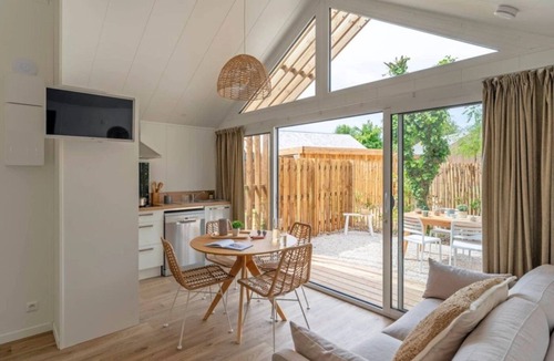 Saint-Jean-de-Monts Villa | ZEcamping 4* 500m plage piscine dog friendly sauna mobil-home TV LV