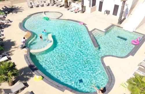 Grimaud House | ZEcamping 4* parc aquatique animaux acceptés animations locatif TV
