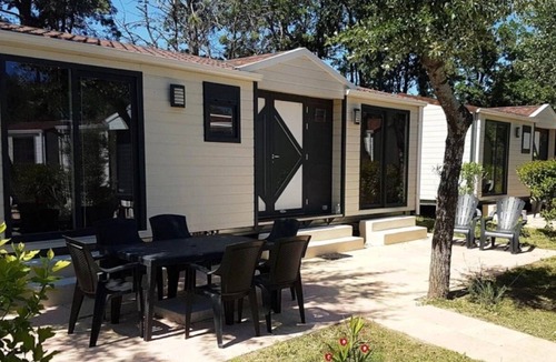 Grimaud House | ZEcamping 4* parc aquatique animaux acceptés animations locatif TV