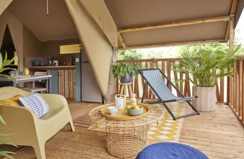 Antonne-et-Trigonant House | ZEcamping 3 étoiles piscine chauffée locatif 23m2 4 pers