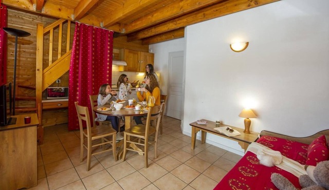 100m from shops, swimming pool, sauna, balcony, tv, ski locker, 25-27m², Saint-François Longchamp