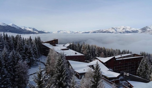 100m from resort center, 11st floor, view ski slopes, balcony, tv, 25m², Les Arcs