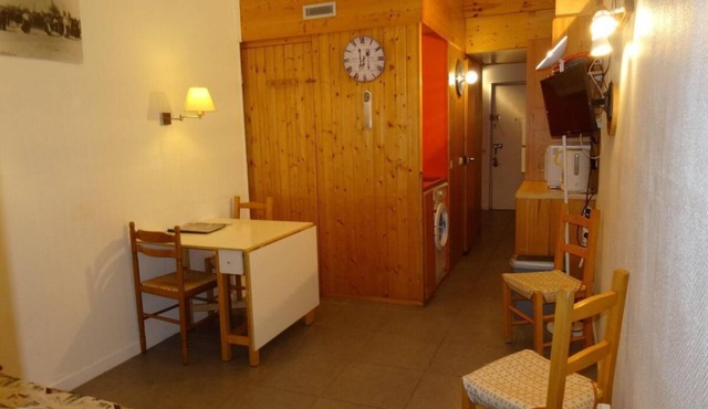 100m from resort center, 4th floor, view mountain, balcony, tv, 24m², Les Arcs