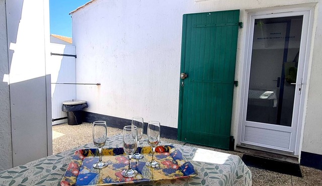 2 Room Mais., Pool, BBQ, Near the Sea