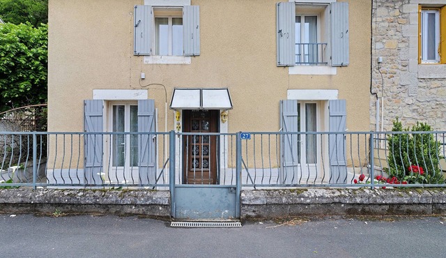 2-Star Gîte for Up to 6 Guests Near the Vézère