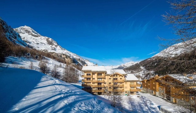 200m from resort center, 4th floor, view valley, swimming pool, sauna, hammam, balcony, tv