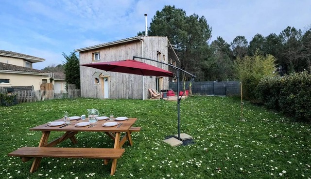 245 - Cozy 3-bedroom house with a garden—near the lake and the ocean