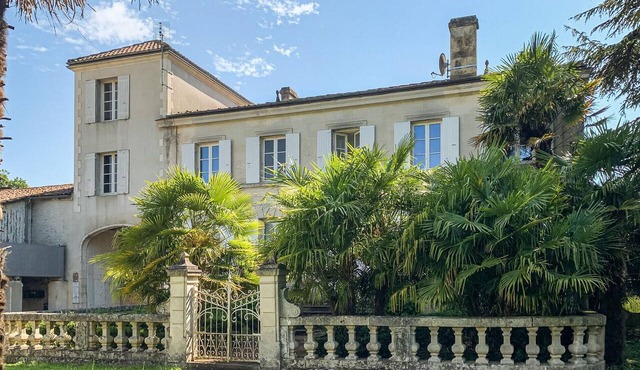3 bedroom pet friendly apartment in Tesson
