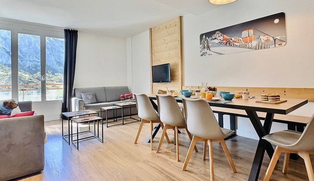 3-room apartment for 8 in Tignes, near slopes and shops