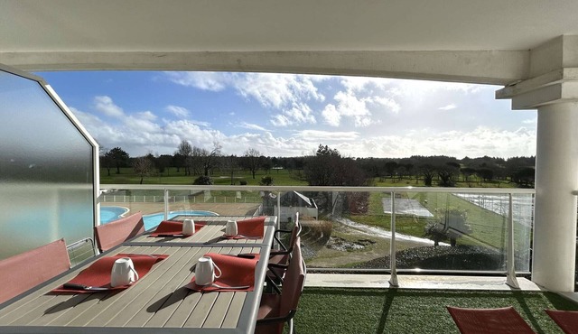 3-Room Apartment with Balcony and Pool in Coëx
