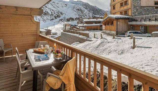 300m from resort center, 3rd floor, balcony, tv, ski locker, 50m², Tignes