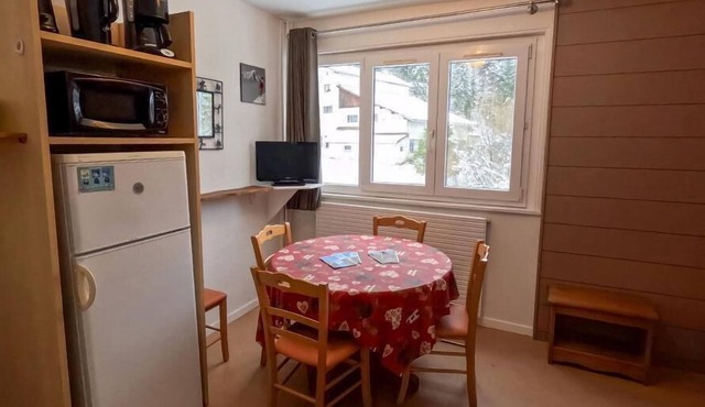 300m from resort center, swimming pool, parking, ski locker, 32m², Lélex
