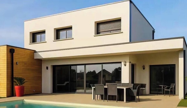 5 minutes from La Hume beach, luxury family villa