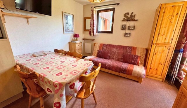 50m from shops, 6th floor, tv, ski locker, 28m², Les Menuires