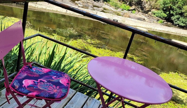 A real waterside break at Le Petit Paradis