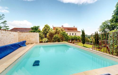 Amazing Home In Les Leves Et Thoumeyra