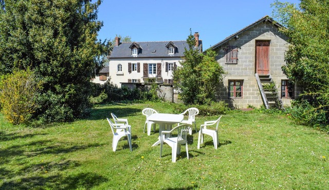 Amazing home in Miossens Lanusse with WiFi