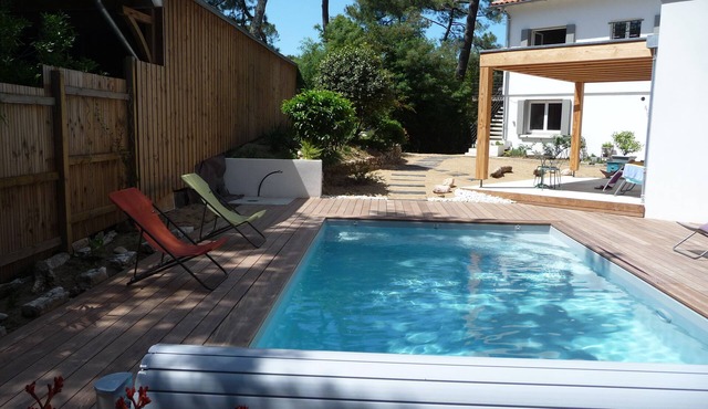 Apartment T2 (2 *) in villa with swimming pool, walking distance to the beach