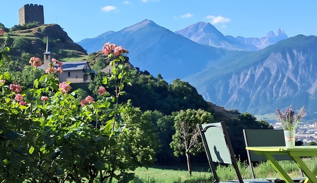 Apartment 'T2' with Mountain View, Private Garden and Wi-Fi