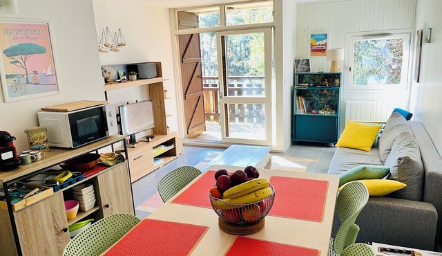 Apartment in Maubuisson with terrace, 5 min walk from the lake and close to the ocean