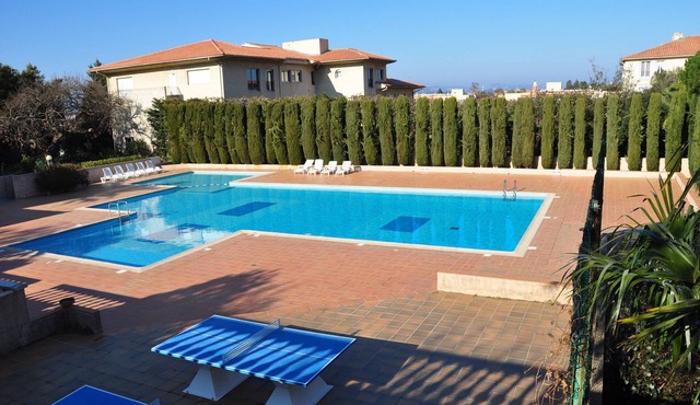 Apartment in residence with swimming pool