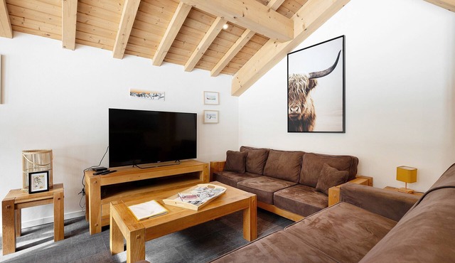 Apartment 'Le Chalet Ponturin': Mountain View, Balcony, and Wi-Fi