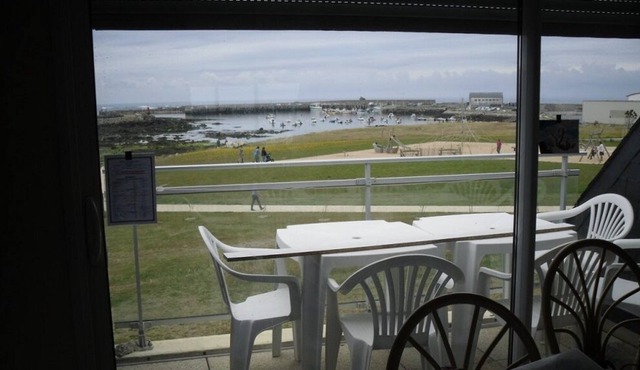 Apartment sea view, with swimming pool in condominium and terrace