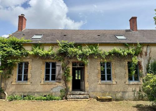 Authentic house, absolutely quiet in Coust